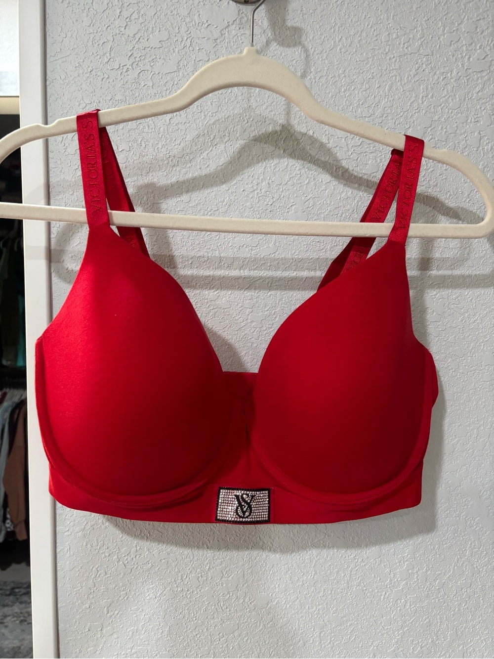 Victoria's Secret The T-shirt Shine Patch Lightly Lined Demi Bra